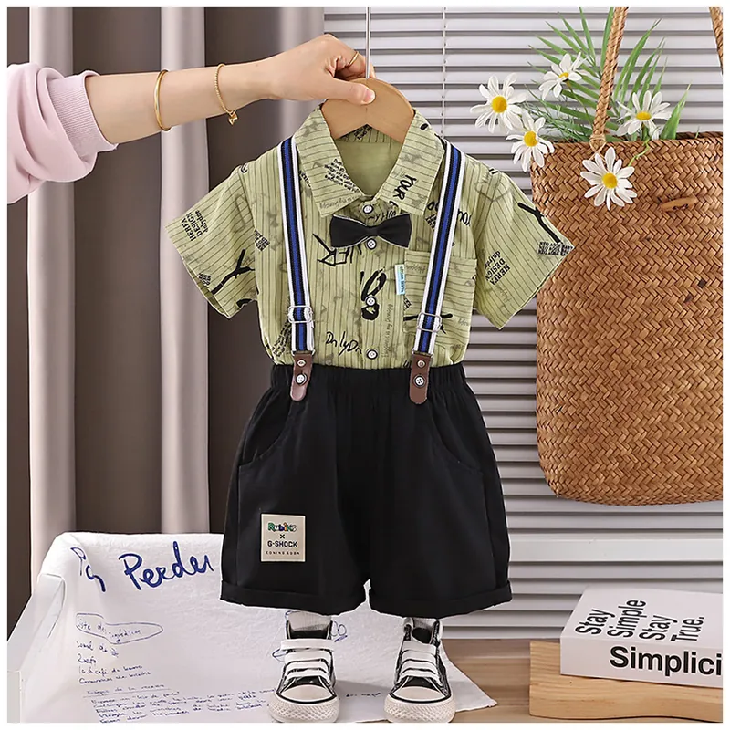 Ensemble chemise imprimée, short et bretelles élégant — Modèle W3-230